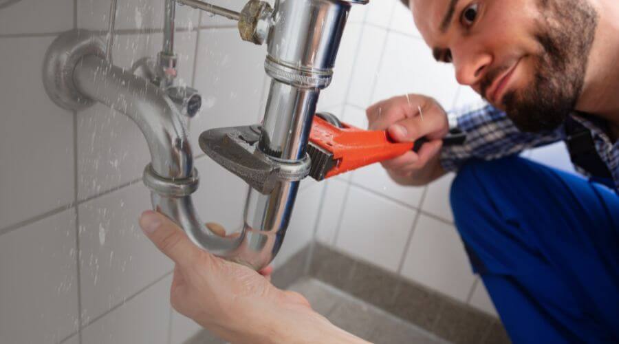 Expert burst pipe repair services in Erick, OK